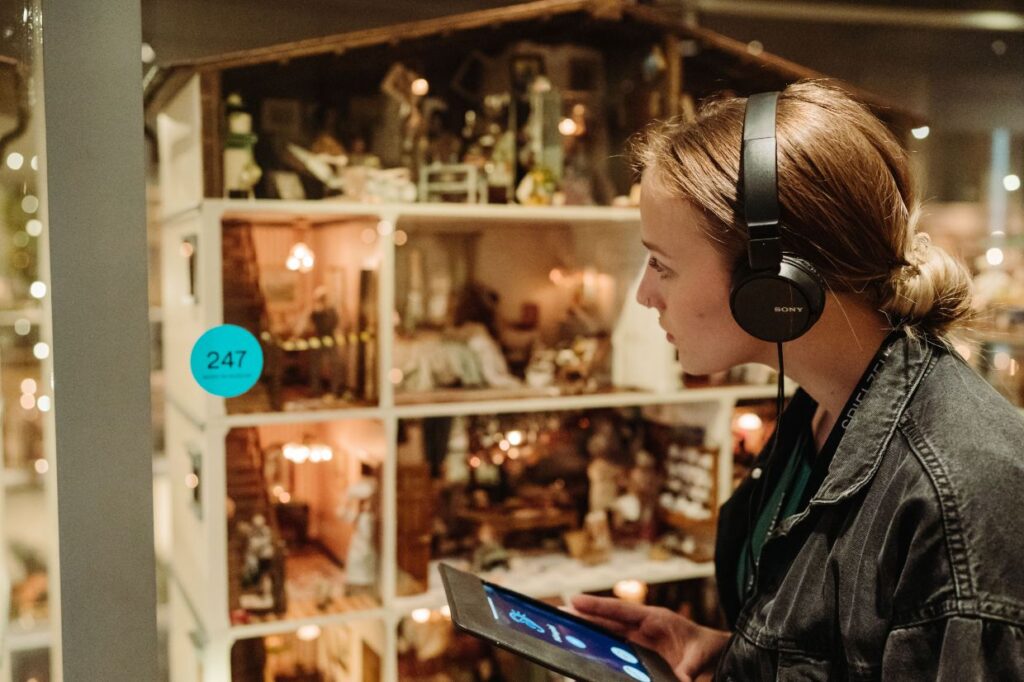 Woman playing 'Murder at the Museum'.